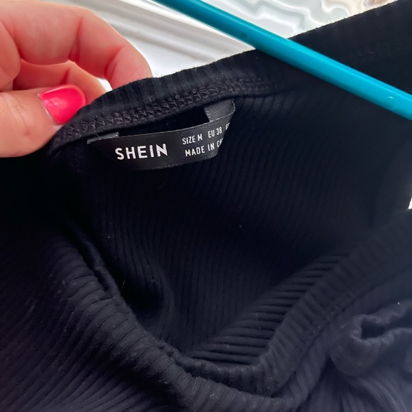 One shoulder crop top - Picture 2 of 2